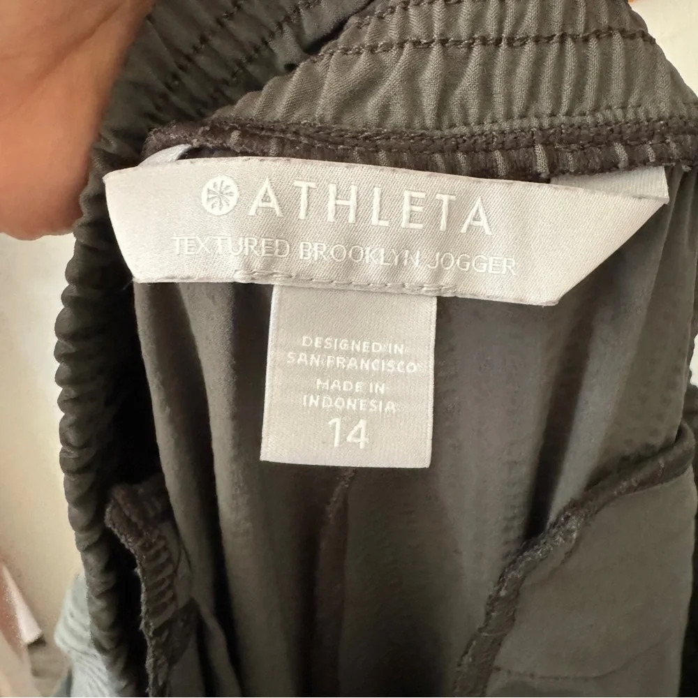 Athleta textured Brooklyn jogger green size 14 - Picture 9 of 9
